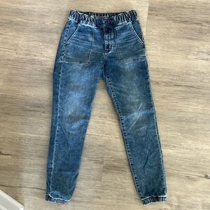 American Eagle Elastic Waist Dark Wash Jogger Jeans Size 4